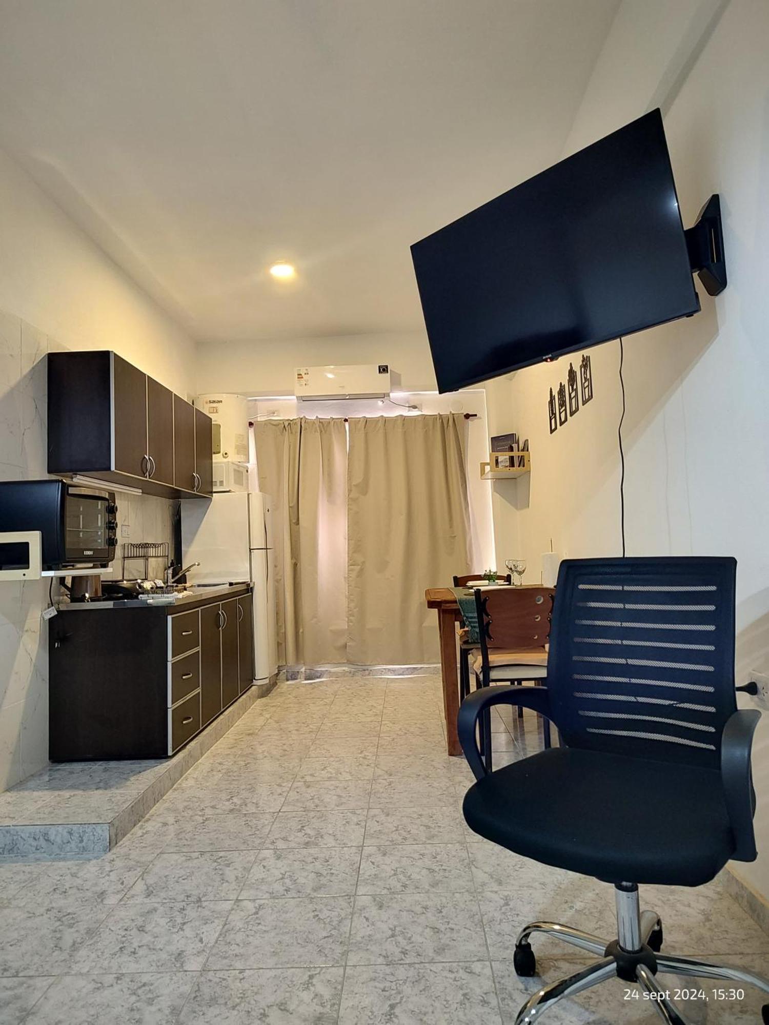 Apartment Departamento En Planta Baja, Centrico, Cochera Cubierta Sarmiento265apart D6
